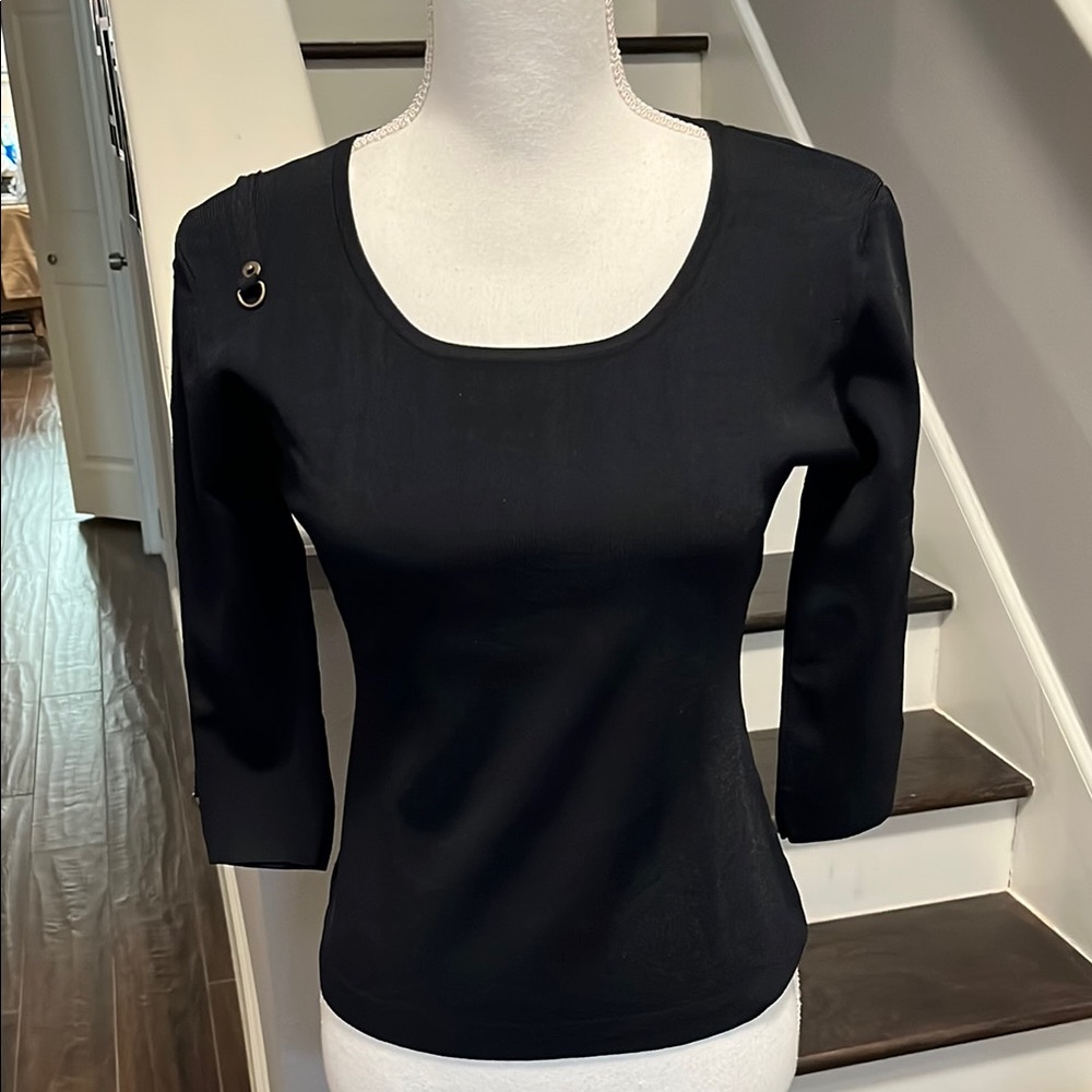 Joseph A. Black Scoop Neck Top 3/4 Sleeves. Like New. 65% Viscose 35% Nylon Lg.